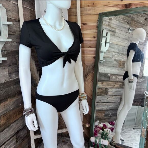 Michael Kors Black Tie Front Cap-Sleeve Bikini with Hipster bottoms size small - Picture 7 of 13